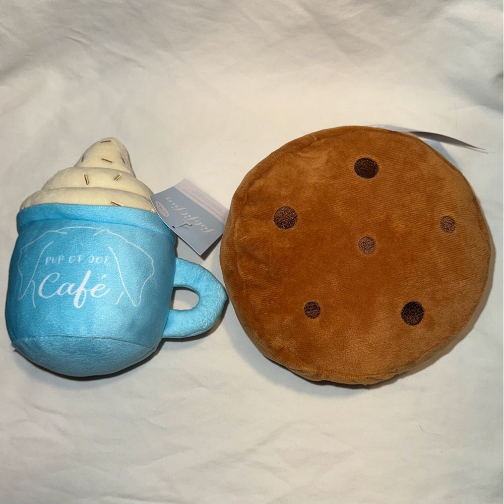 NEW Dog Toy Bundle, Chocolate Chip Cookie, and Pup of Joe Café, L/XL Soft Chewer